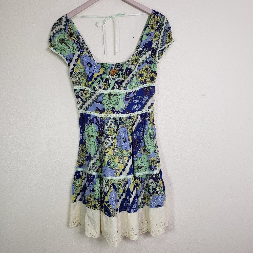 FREE PEOPLE Smocked, Floral, Eyelet Lace Tie Dress size Small